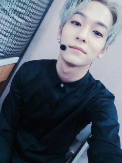 fyeahljoe:  @angeljoe1123: #쉽지않아 첫방 #엠카운트다운 pic.twitter.com/4OEwN7S4DU  #쉽지않아 First broadcast #MCountdown  