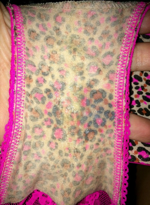 mrmeethre3:Follow me for more hi quality photos of beautiful panties!