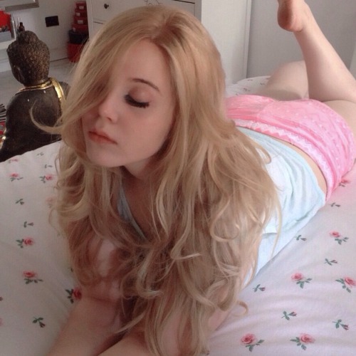 horrid-child:  yayy happy with my new hair 