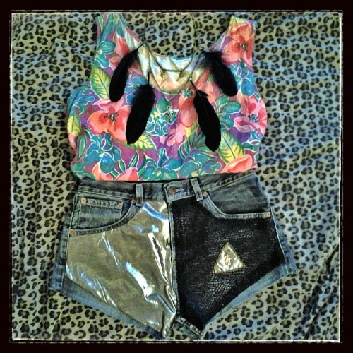 Bowsdontcry clothes and accessories. Www.facebook.com/bowsdontcry #bowsdontcry #short #illuminati #c