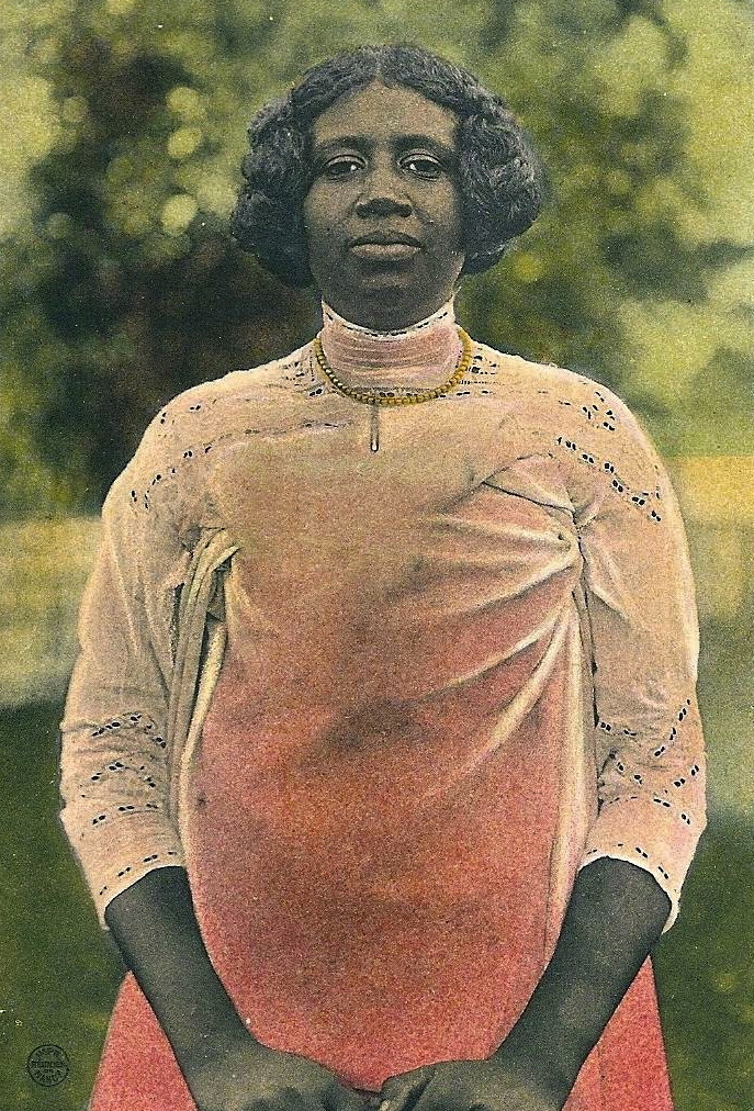 iluvsouthernafrica:  Madagascar: Vintage portraits of Malagasy women. 
