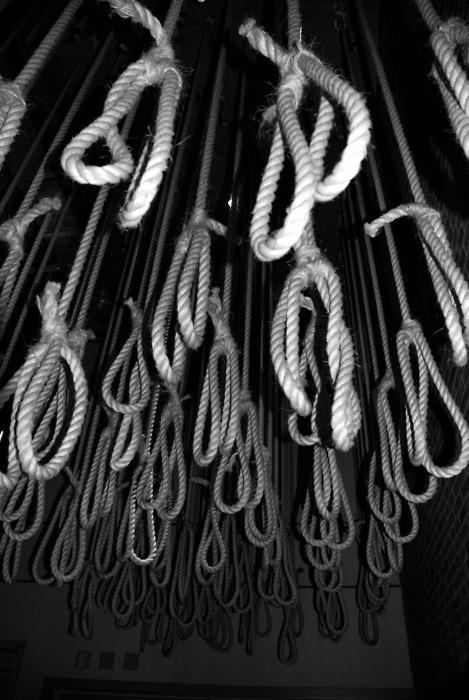 we-still-have-tomorrow:  (mostly) black and white (advice)blog. *TRIGGER WARNING*