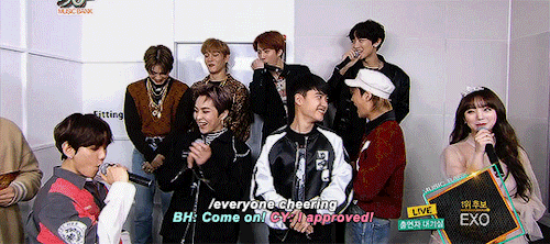 myeondolf:Suho doing EXO-L acrostic poem and supportive EXO