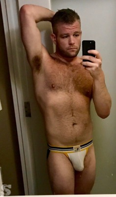 hungjohn42: scruffyscruffies:  B 26y/o New York  Cute furry young man 