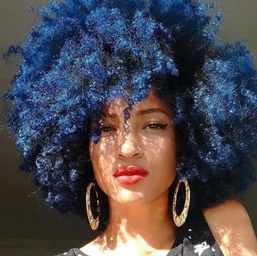 … thinking doing a blue look too @transition_rebirth #naturaltransition#2frochicks for a feat
