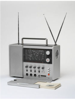 virtualnotebook: Dieter Rams - T1000 Radio (1963)