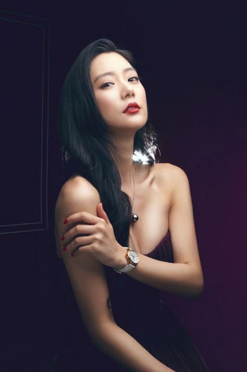 Clara Lee @actressclara for Esquire Hong KongFull gallery: Esquire Hong KongTwitter @actressclaraFac