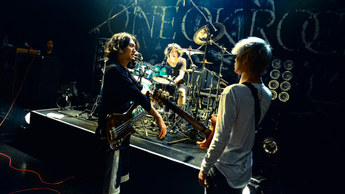 oneokrockworld:  「LIVE with YOU ～ONE OK ROCK～」BACKSTAGE  Source→ http://t.co/pFDiMkZikK