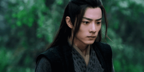 intoxicatingimmediacy:without-ado:Lan Zhan protected A-Yuan while the Yiling patriarch was fighting.