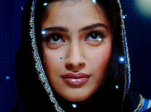 assyrianjalebi: Sonam Kapoor in Saawariya (2007)