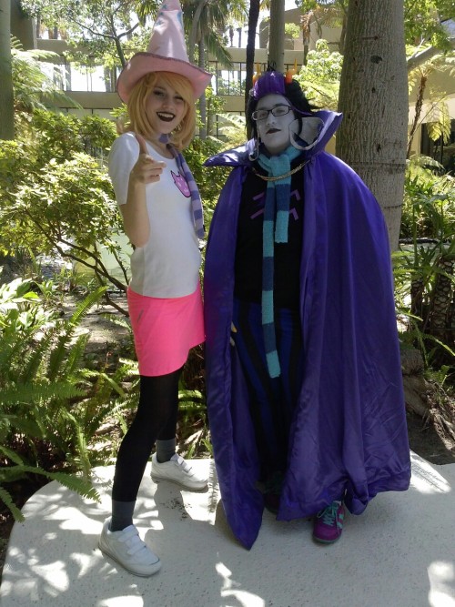 squidmaid:magic is happenin Roxy is me Eridan is @dojinskieyyyy we were at anime expo in LA and 