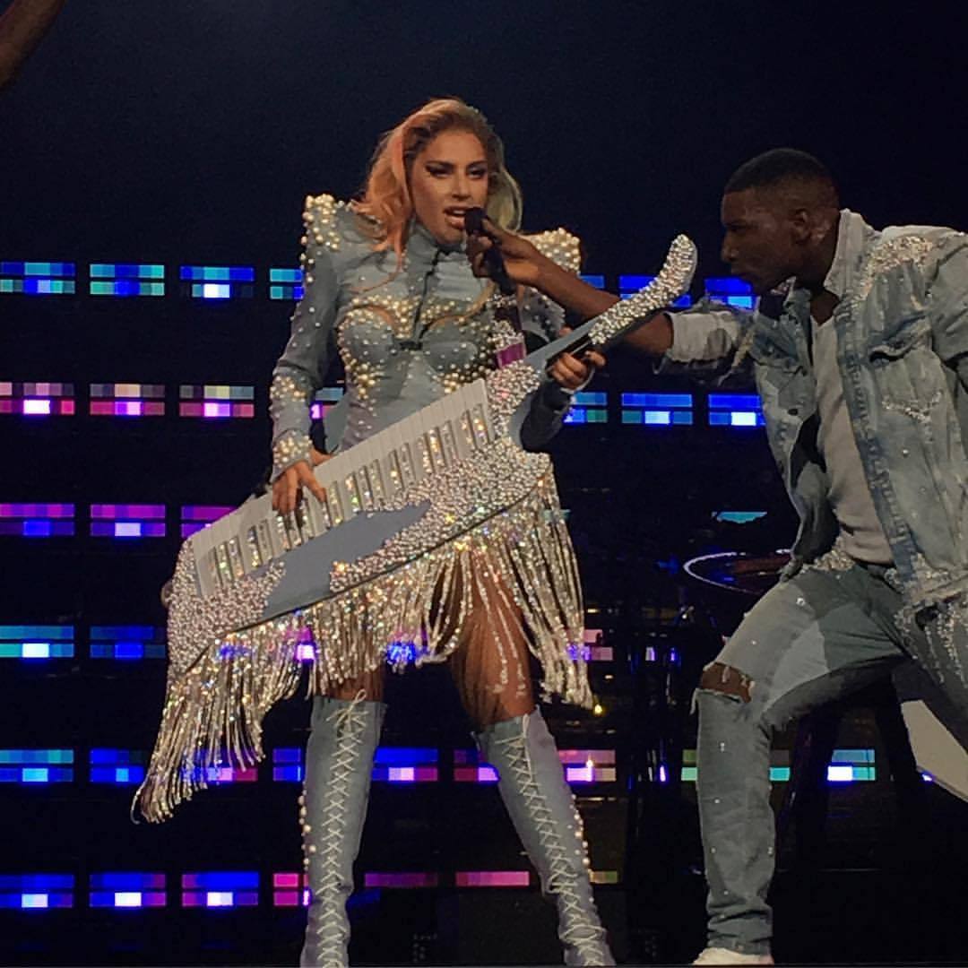 xojoanne:    August 1: Lady Gaga performing Just Dance at the Joanne World Tour!