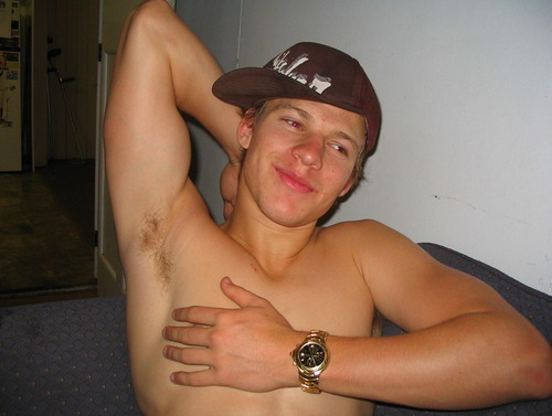 teenboys-shirtless:  Hot guys on webcam live! —> http://www.surfxvideos.com 