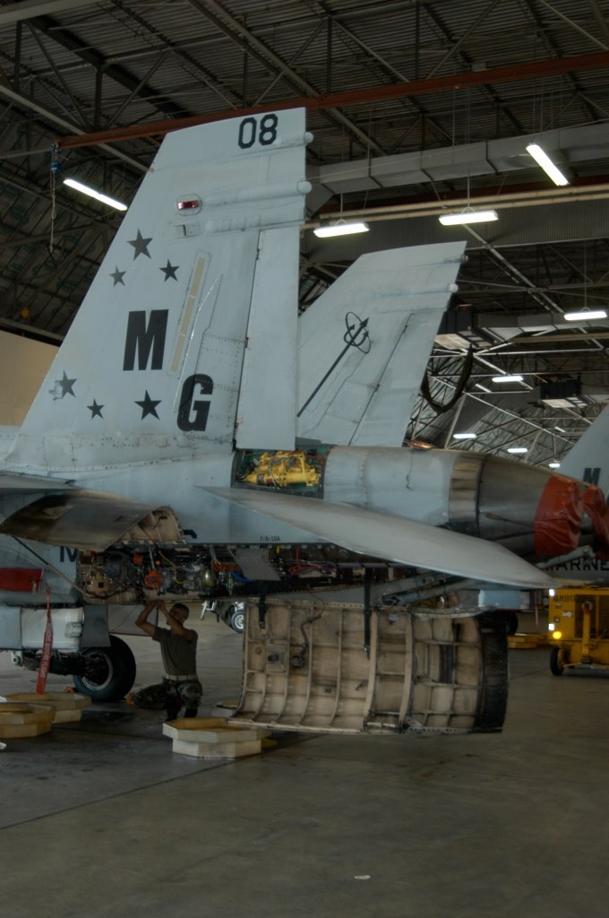 rocketumbl:  F/A-18