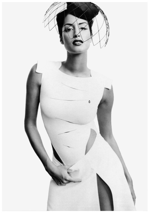 robertocustodioart:Yasmeen Ghauri by Mario Testino 1994