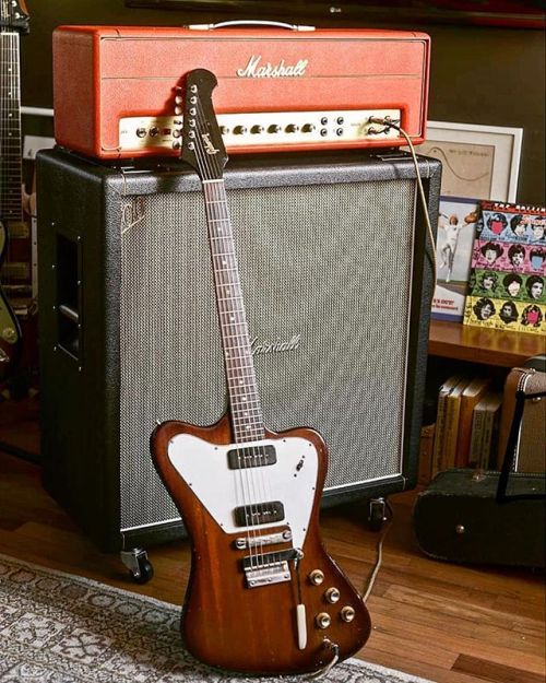 A classical combination this #MarshallMonday Photo: @ponchoguitars #liveformusic ift.tt/2DlO