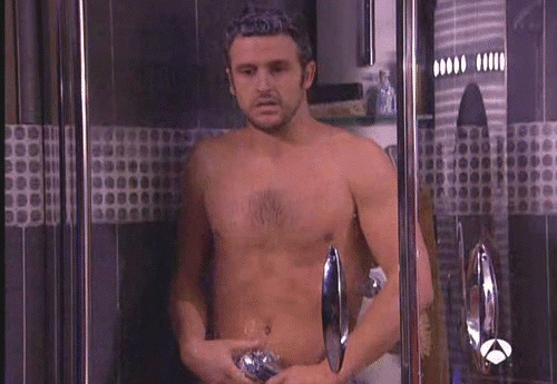 famousnudenaked:  Diego Martin in Aquí No Hay Quien Viva (España) *Descargar /