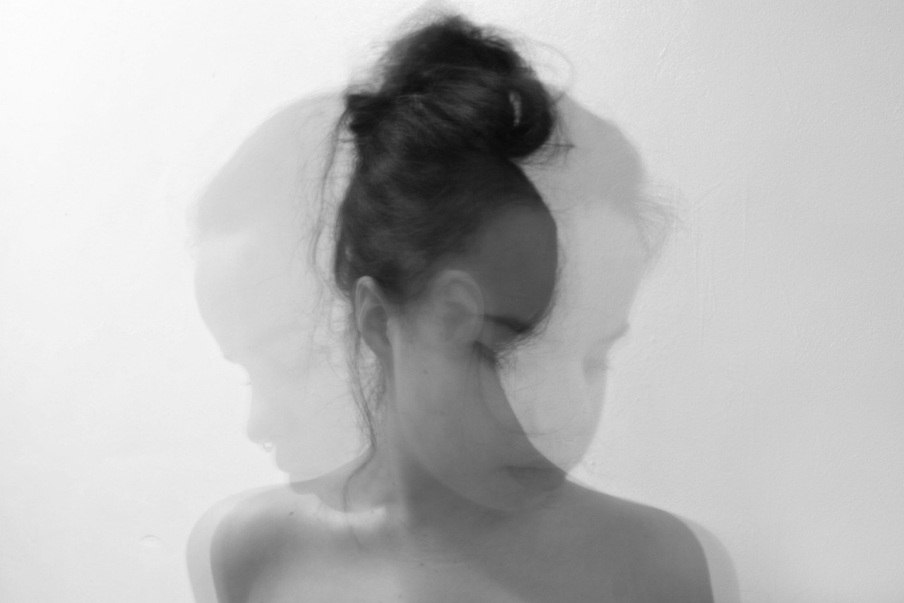 xbeautythroughbrokenglassx:  Self portrait