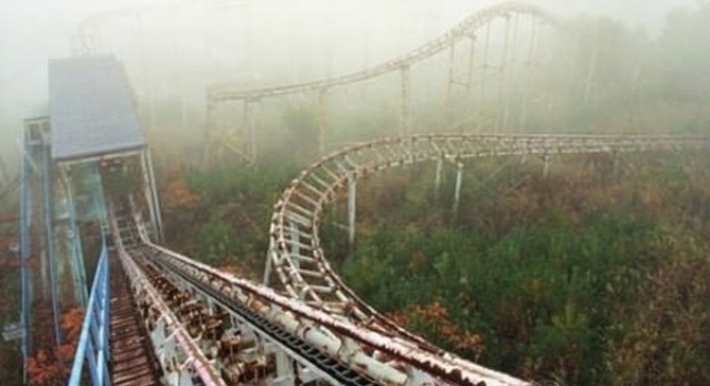 paolathesavage:  10knotes:  Abandoned Amusement Park in New Orleans    Aka the creepiest