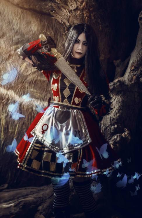 ALICE MADNESS RETURN cosplayCosplayer: Hoa Mộc LanCharacter: AlicePhoto by Shad Redeath