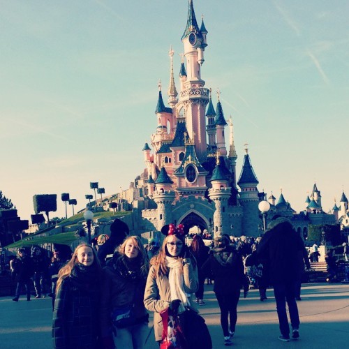 “ Disney est l'endroit où naissent tous les rêves .” ❤ (à Disneyland® Paris)