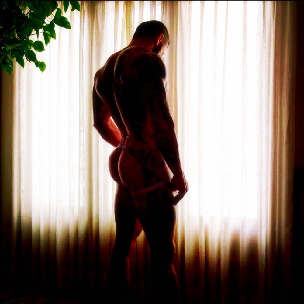 aworldofmenz:  bumarama:    @bumarama     A World of Menz