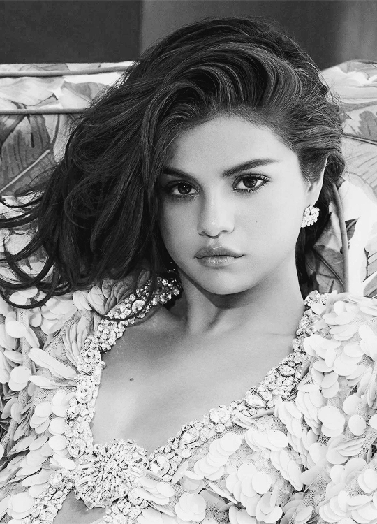 Selena Gomez © Photographed for Instyle by Phil...: BW BEAUTY QUEENS