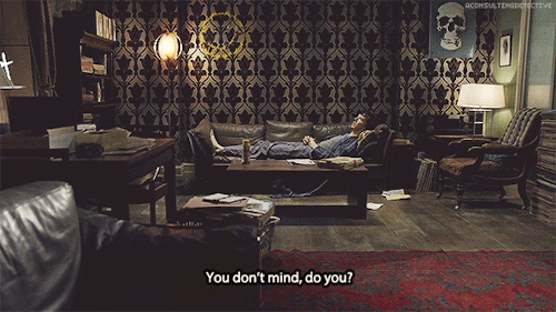 ∞ Scenes of SherlockJohn: There’s a head in the fridge. Sherlock: Yes. John: A bloo