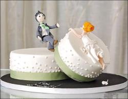 saltywitchcraft: mysharona1987: Divorce cakes.