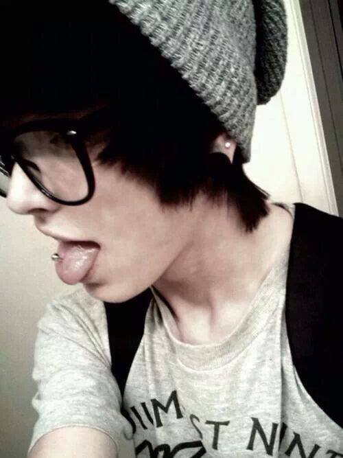 little-emonster:  Emo Boy