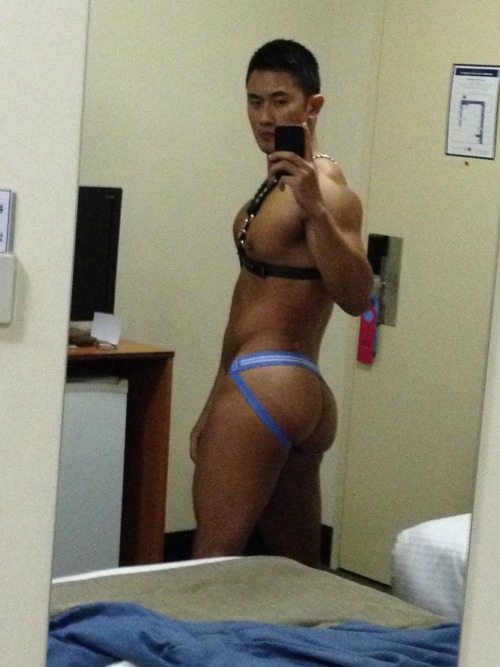 Porn juicybubblebuttlover:  yumyumasianhunks: photos