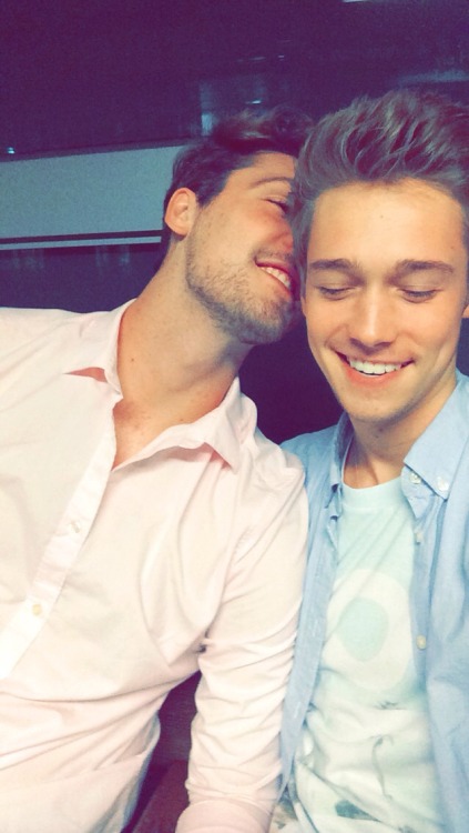 escinselcocuk:  #love #same #gay #kiss #happy #lgbt #rainbow   http://escinselcocuk.tumblr.com