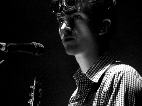 arcticsmonkeygifs: Alex Turner of Arctic Monkeys, Fall 2011