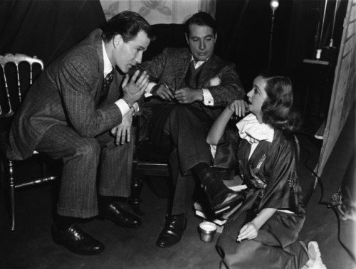 Hugh Marlowe, Gary Merrill, and Bette Davis on the set of All About Eve, 1950(Merrill and Davis met 