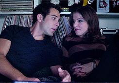 beccatobing:#i love how he can tell she’s watching him and not the movie #but he’s so wrapped up in 