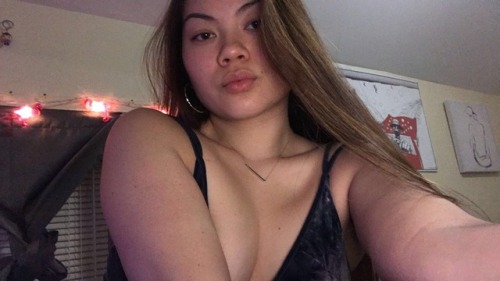 ughbby:oh she’s not nakey naked?