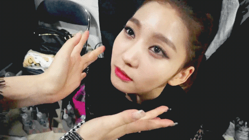 YooYoung’s twitchy lips