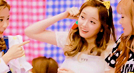 hyoyeonkim:  send me your girl group bias and i will make you a gifset▷ wjsn’s xuan yi for jun