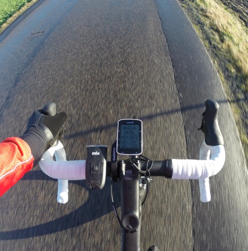 A nice and sunny day on the roads. Really happy for the Garmin 520. 