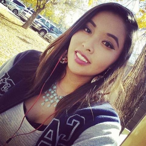 alchemist-phx:n8veboy:jiblets23:Navajo beauty ❤️❤️❤️Share her nudes!!