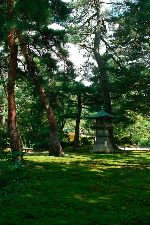 wanderlustjapan:Kenrokuen Garden, Kanazawa by hirox176