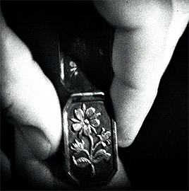 THE SCARLET PIMPERNEL (1934)