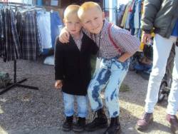 queer-punk:  semainerouge:  mini skinhead :D  baby skins! 