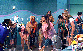 arianagrandre:  Legally Blonde (2001) / Thank, U Next (2018)