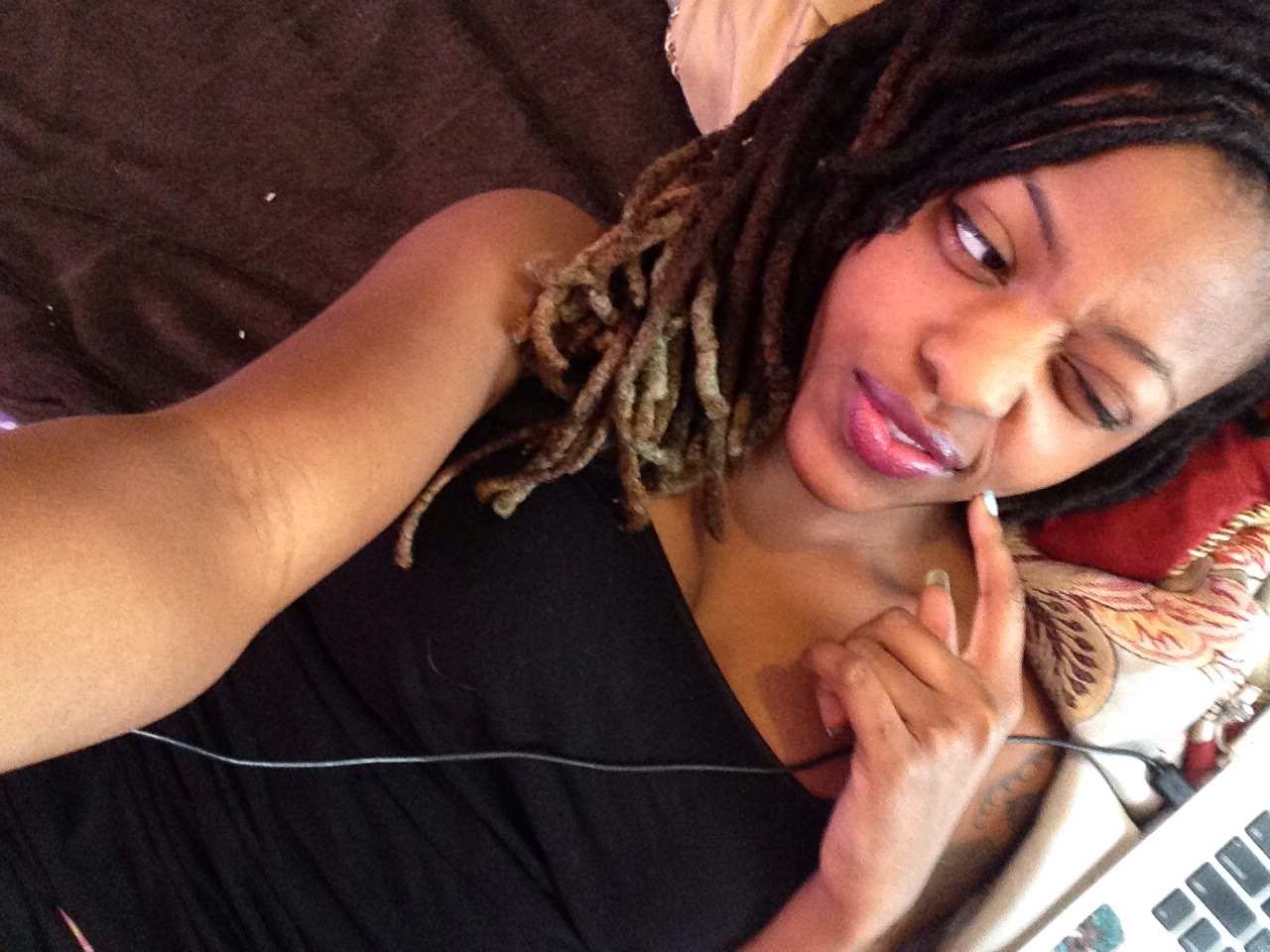 ayejiahchillout:  fiftyshadesofmacygray:  Sorry but I am so black and cute.  baaaaaaaaaaabe.