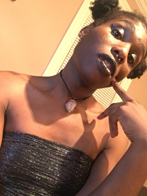 transnormativ:2017 glow upthey/them | ig: transnormativ