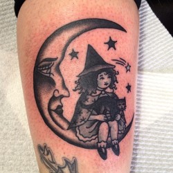 rachierhatklor:  Thanks Maddy! Tattooed at @blueladytattoo 