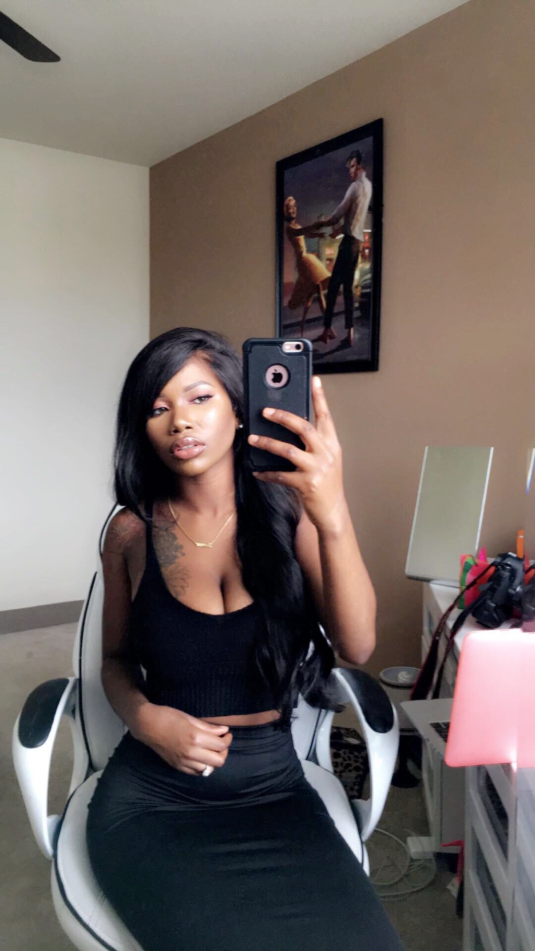 modernbeautyaddict:  queensuzie:  Everything Melanated! 👸🏾  😍👑