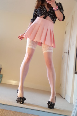 sissykatiekat:  mainlyusedforwalking:  Weeeeeeee, free again! Just in time for new year I’m out of the little cage. It is play time ^^  Now that’s hot