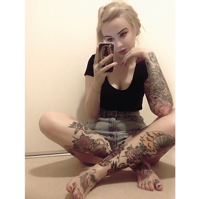 cutthiscity:  IG @jinxdahlia 